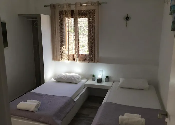 Semesterbostad Lemonia *